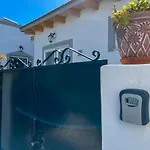 Rhodes Traditional In With Private Yard أرخانجلوس