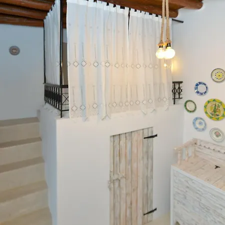 Rhodes Traditional In With Private Yard Vakantiehuis