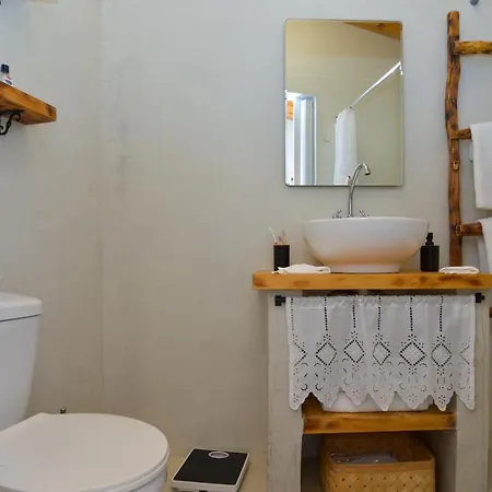 Vakantiehuis Rhodes Traditional In With Private Yard *