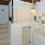 Rhodes Traditional In With Private Yard Feriehus