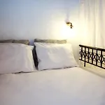 Feriehus Rhodes Traditional In With Private Yard *