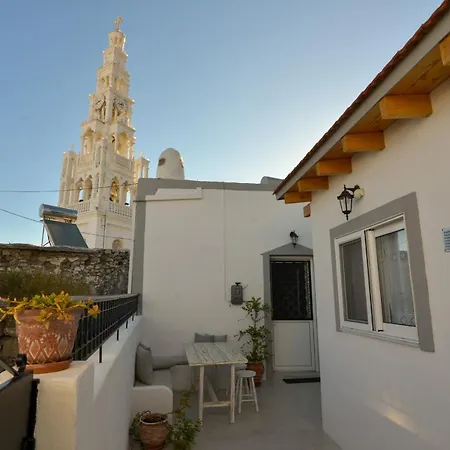 Rhodes Traditional In With Private Yard Feriehus *